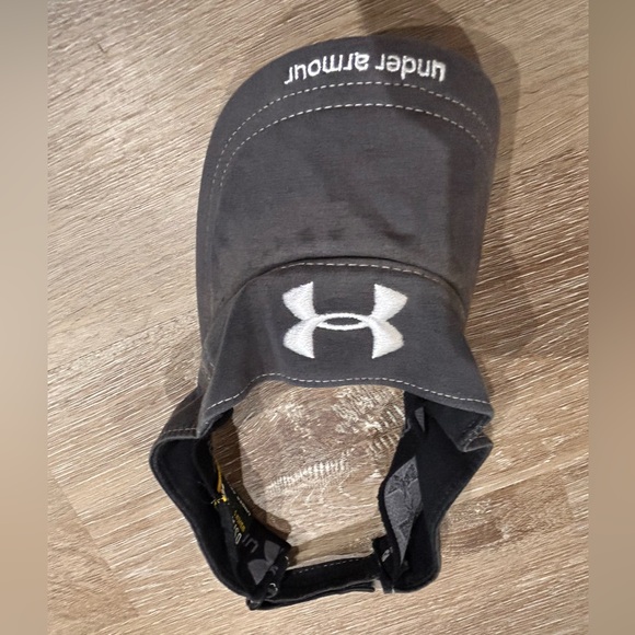 Under Armour Charcoal Visor - Picture 1 of 6